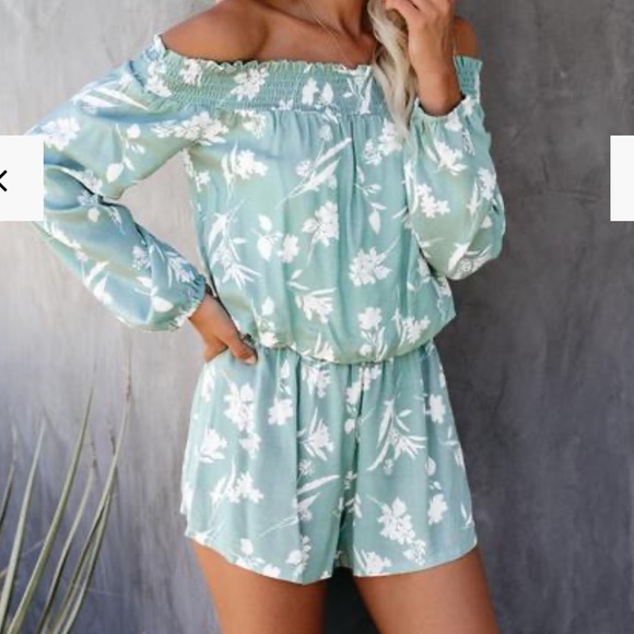 Aakaa Other - VICI floral romper